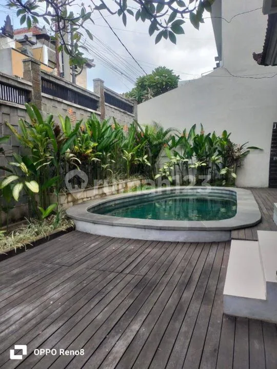 Rumah Mewah Furnished dengan Kolam Renang di Umalas, Badung - Image 1 of 4