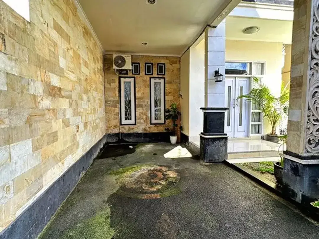 AMS-027.EDY | Dijual Cepat! Rumah 2 Lantai Fully Furnished di Biaung Kesiman – Siap Huni, Bonus Interior Lengkap! - Image 2 of 10