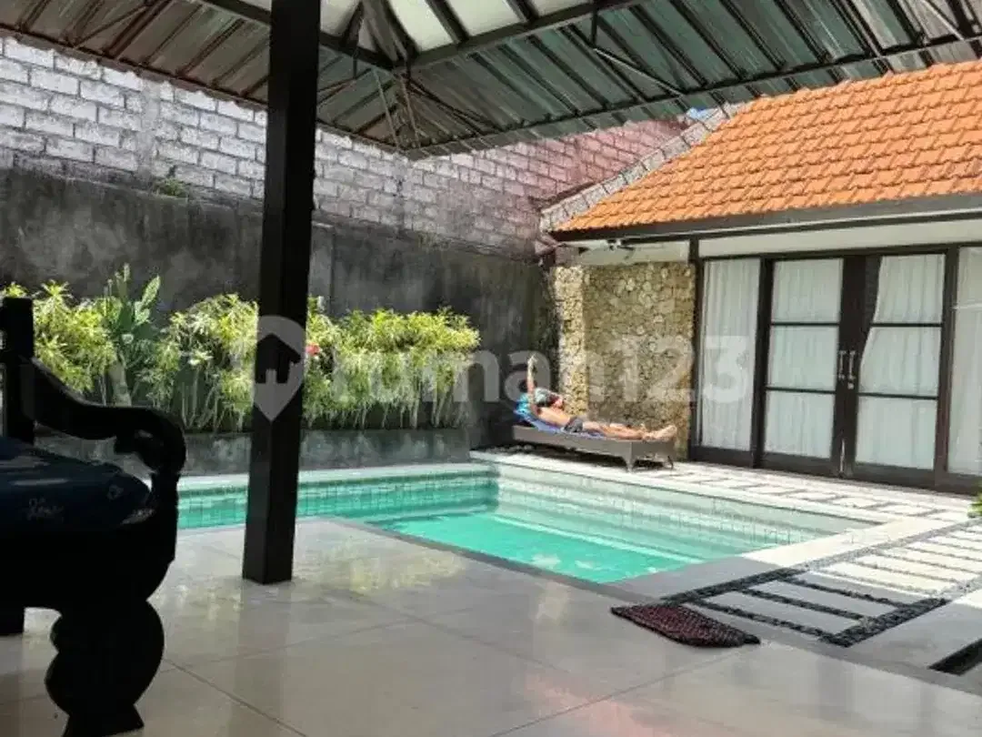 5 Kamar Tidur Villa Ekslusif Luas dengan Udara Sejuk Jimbaran - Image 1 of 5