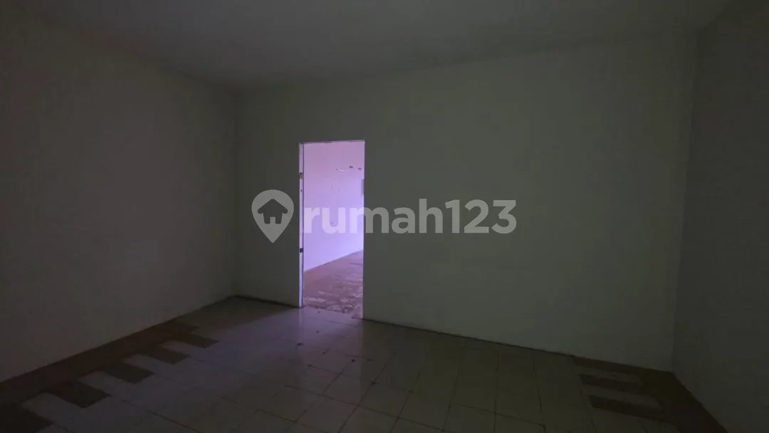 Dijual Ruko 3 Lantai di Dewi Sri Kuta - Image 3 of 4