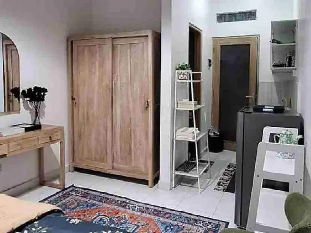 1 BEDROOMX FLAT WITH PRIVATE GATE AND KITCHEN IN JL TAMAN SARI KEROBOKAN - Image 3 of 10