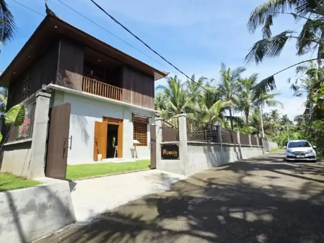SUBLEASE BISTRO & A WOODEN HOUSE - PANTAI SABA GIANYAR - Image 4 of 10