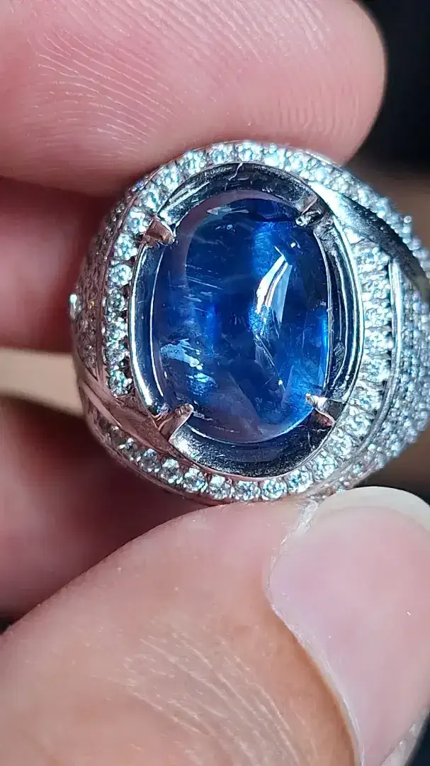 Natural blue sapphire - Image 2 of 4