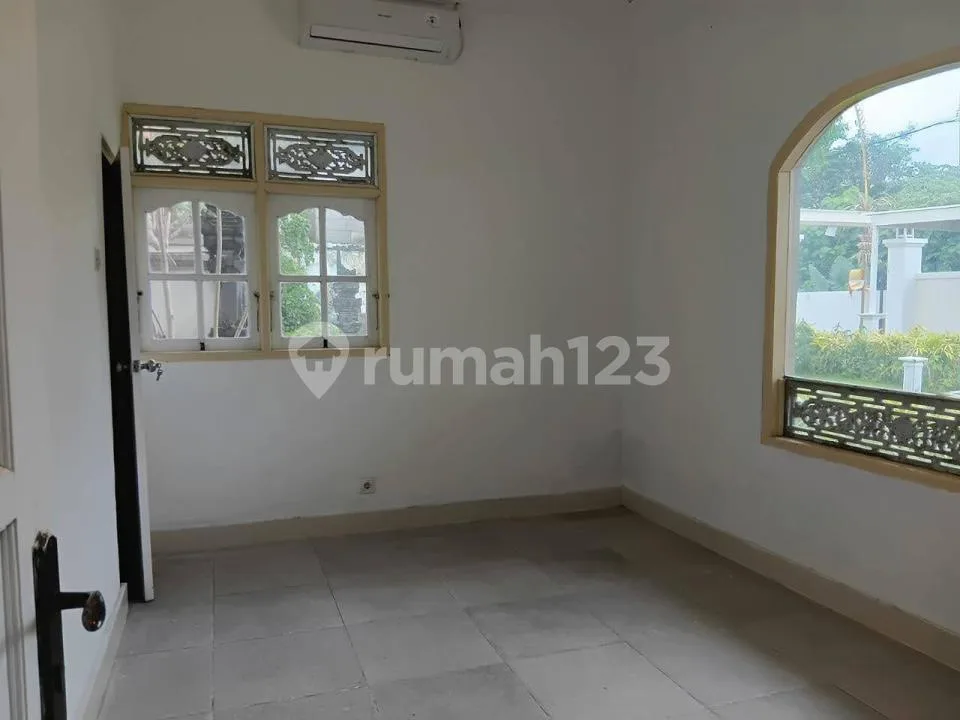 Rumah Luas 4 Kamar dan Kebun Luas Trategis di Pererenan - Image 3 of 4