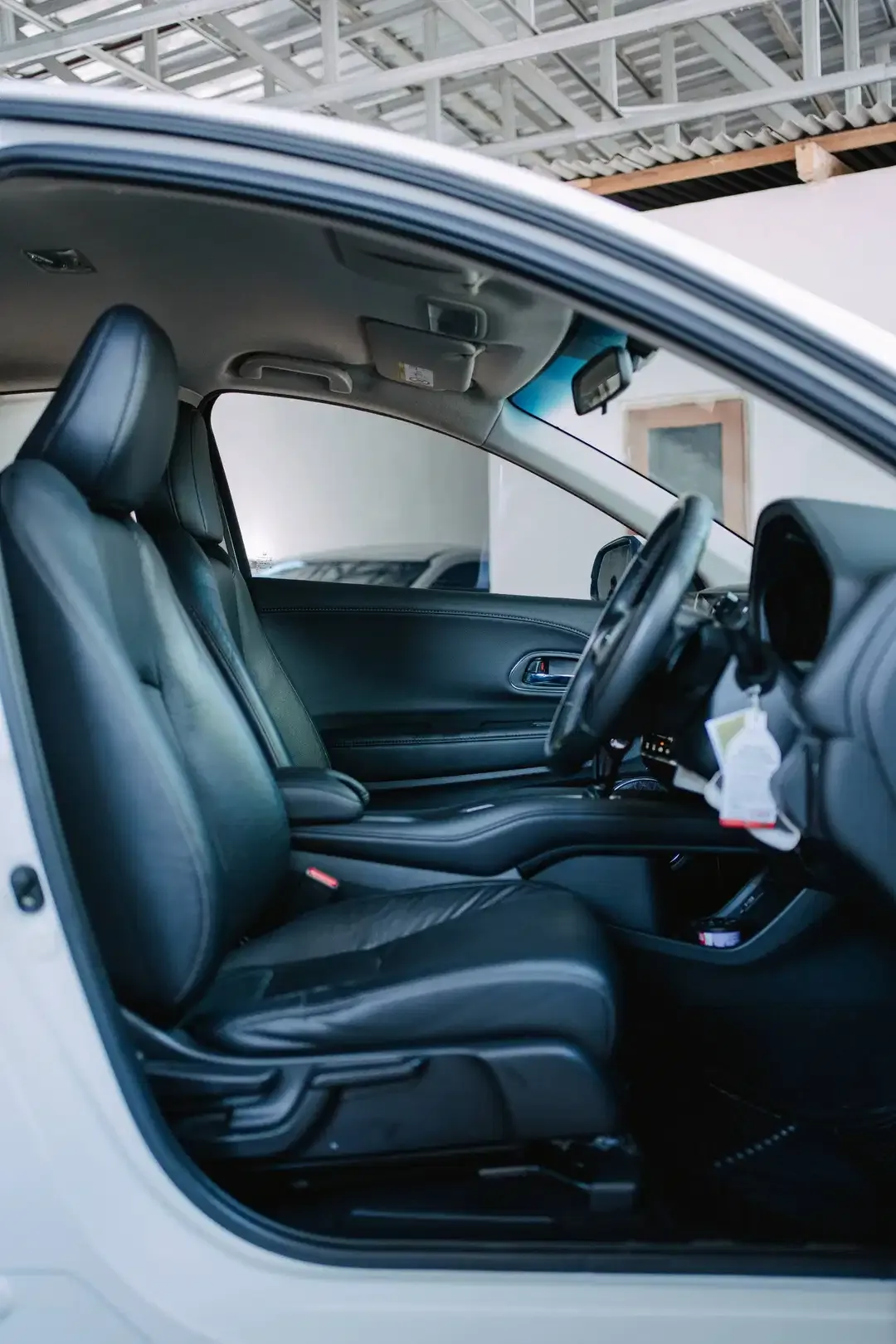 HONDA HRV SE 1.5 CVT 2015 MATIC PUTIH - Image 10 of 10