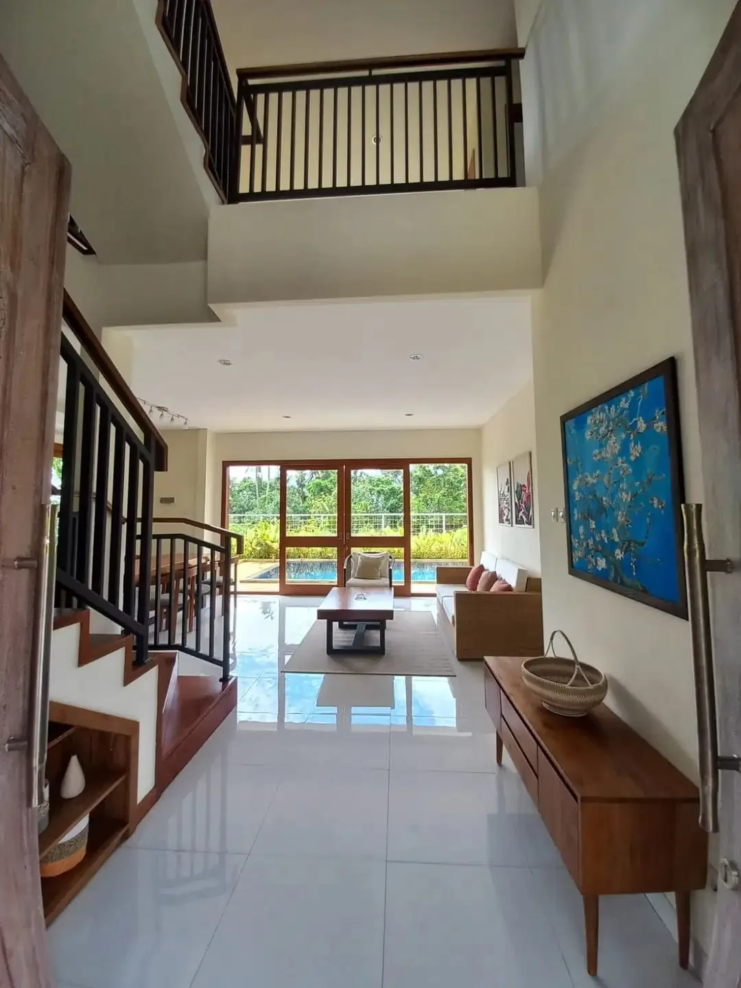 DIJUAL VILLA UBUD MODERN VIEW SPEKTAKULER ROOF TOP 3 LANTAI - Image 2 of 10
