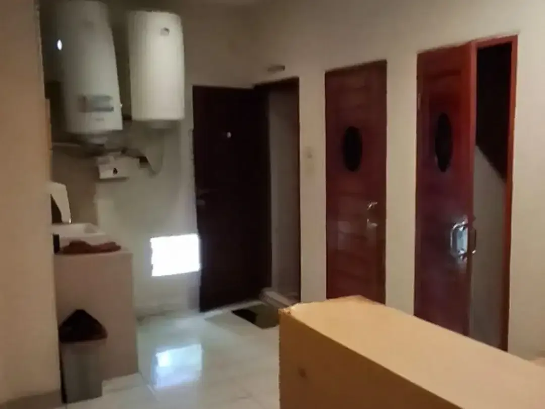 Properti Komersial 4 Lantai Cocok untuk Bisnis Dijual, di Renon - Image 6 of 10