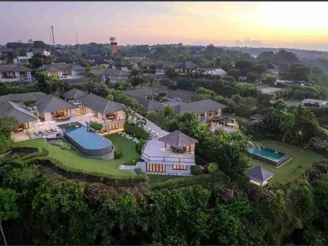 Pandawa 5 Bedrooms villa for sale on the cliff - Image 3 of 10
