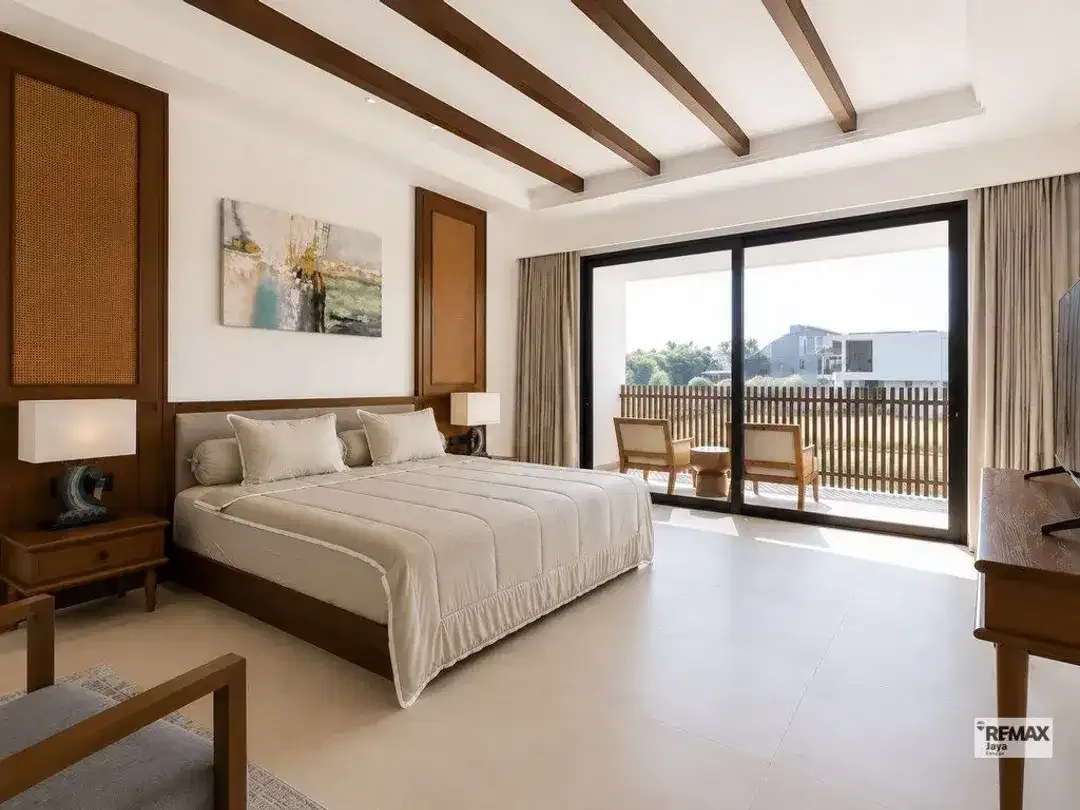 Luxury 3-Bedroom Villa For Sale With 27-Year Leasehold - Seseh, Bali - Image 6 of 10