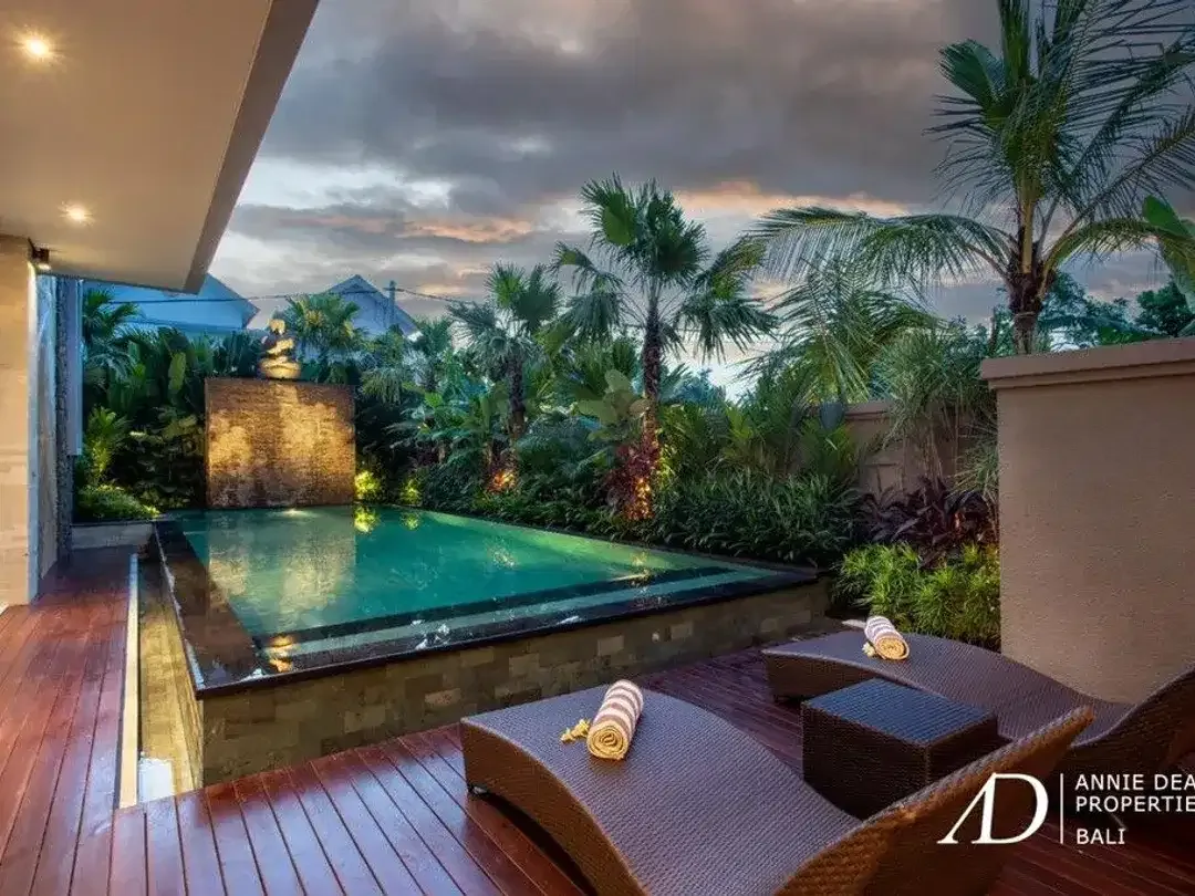 FREEHOLD | MODERN TROPICAL DESIGN 3-BEDROOM VILLA IN JIMBARAN - Image 3 of 10