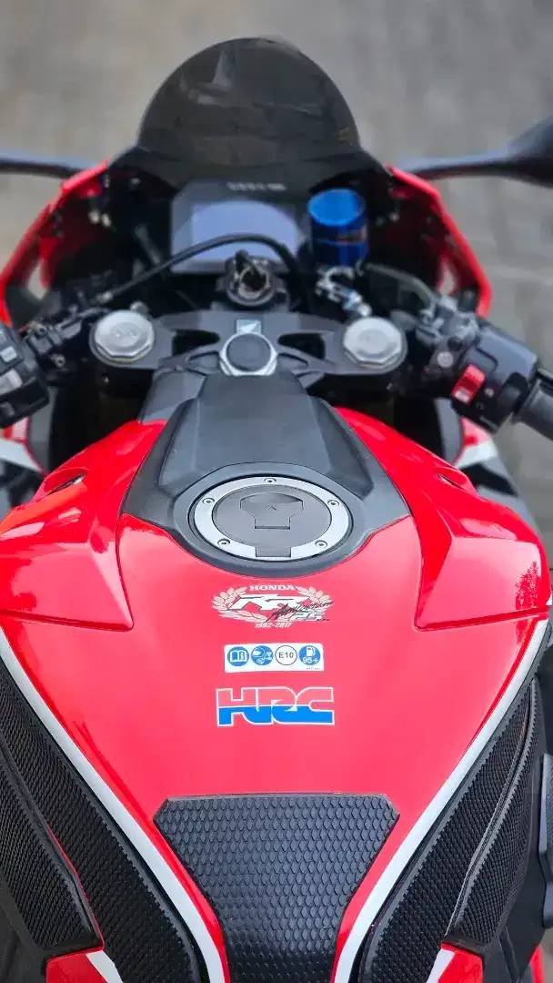 Honda CBR Fireblade 2018 Red, cakep, modif banyak, full mulus, low km - Image 10 of 10