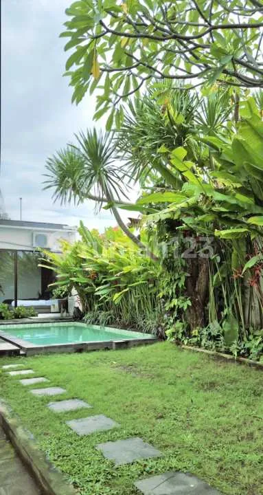 Beautiful Villa Rice Field View In Jl Batursari Sanur - Image 2 of 4