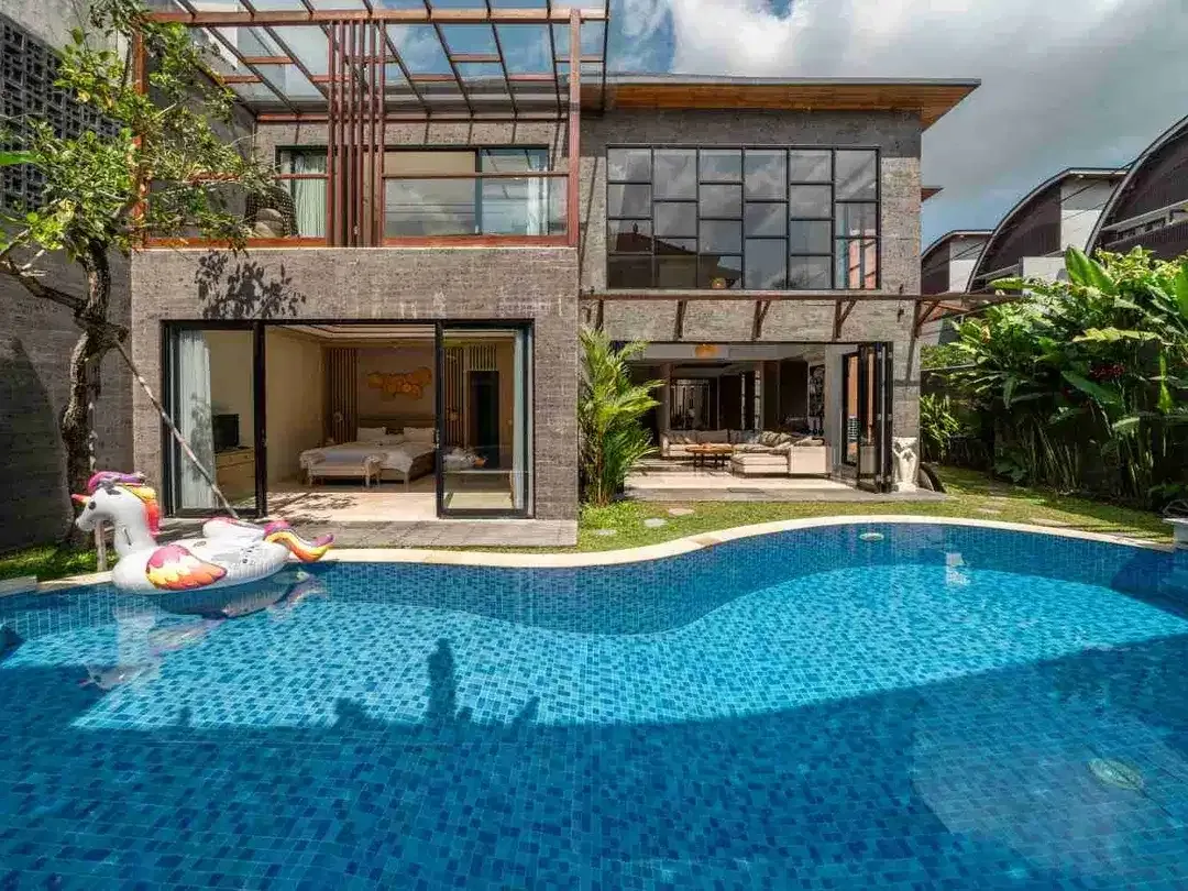 Villa Tropis Mewah Kerobokan Full Furnished - Image 3 of 10