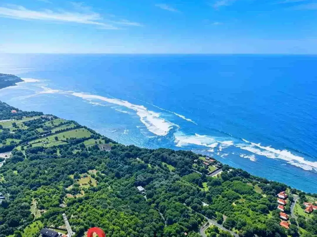 LAHAN FULL PEMANDANGAN LAUT DI BAWAH MERCUSUAR BUKIT BADUNG PANDAWA BALI - Image 1 of 7