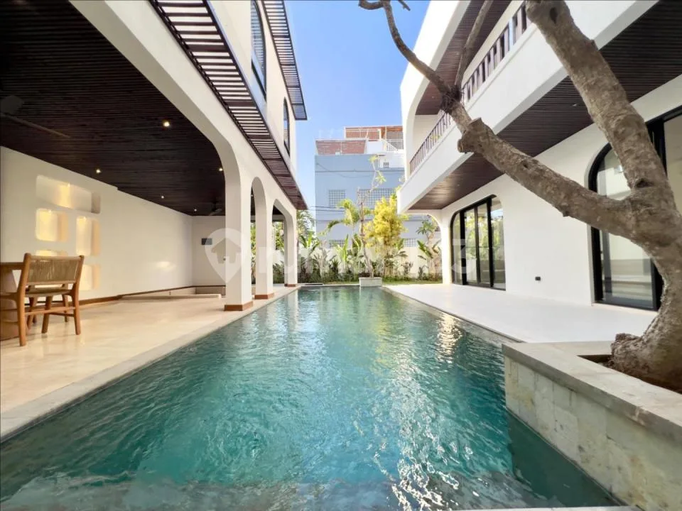 3 Bedrooms Luxury Secure Living Just 1 KM To Finss Beach Club At Berawa Canggu - Image 1 of 4
