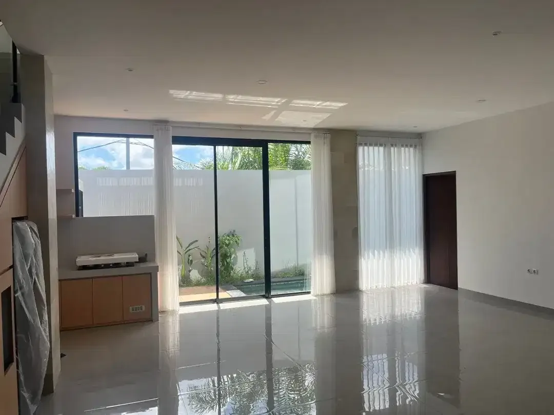 DIJUAL VILLA MODERN MINIMALIS 2 LANTAI – NUSA DUA Villa modern dengan desain mewah - Image 2 of 10