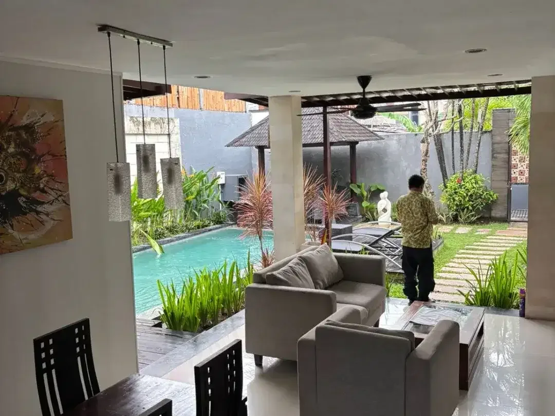 VILLA DIJUAL DI LOKASI PREMIUM DEKAT SEMINYAK - Image 8 of 10