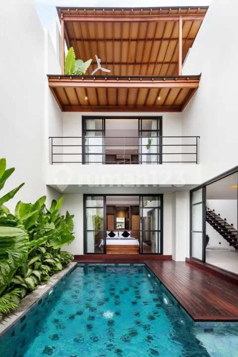 Turun Harga / Drop Price ...Modern Minimalis Style Villa With Ocean View At Rooftop In Berawa Canggu .. 400 Meter To Baked Berawa , 500 Meter To Montessori International School , 550 Meter To Mesa - Image 3 of 4