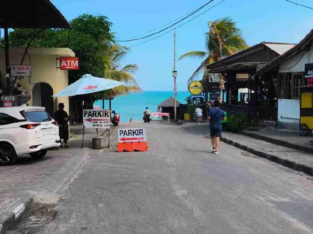 VILLA CLASSIC LUAS, 100 METER DARI PANTAI BATU BOLONG - Image 7 of 10