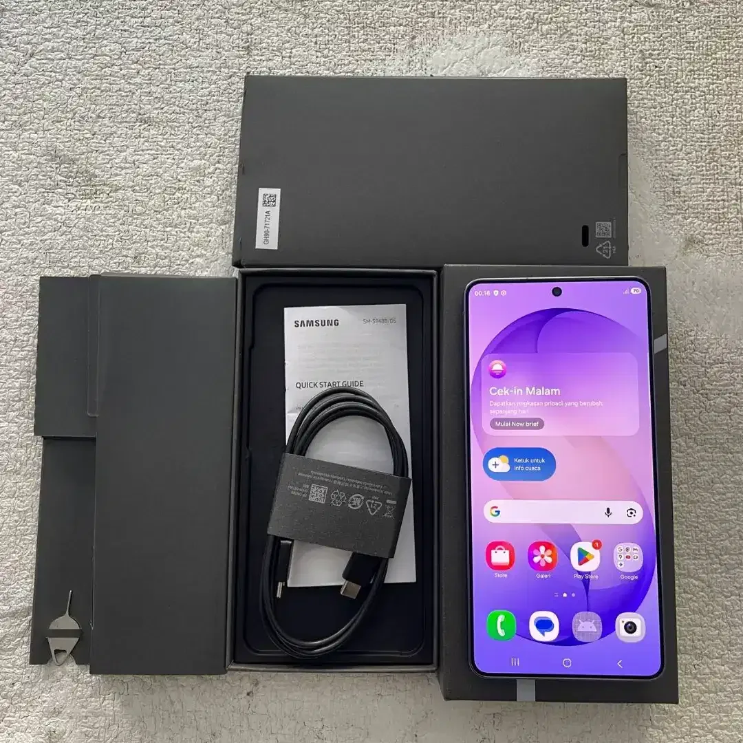 Samsung Galaxy S26 Ultra Warna Cobalt Violet 12/512GB - Image 2 of 4