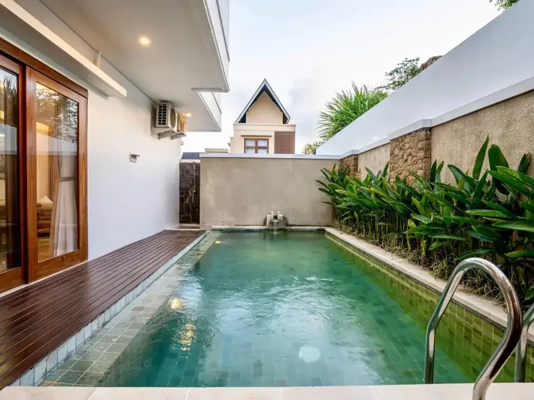 MODERN TROPICAL VILLA IN UNGASAN JIMBARAN - Image 2 of 10
