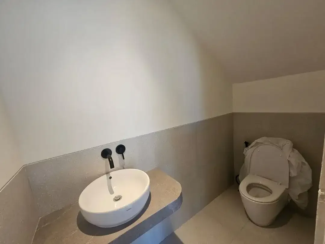 Dijual Modern Tropical Villa Baru Siap Sewa dengan Kolam Renang Pribadi Dekat Pantai Mengening Cemagi - Image 9 of 10
