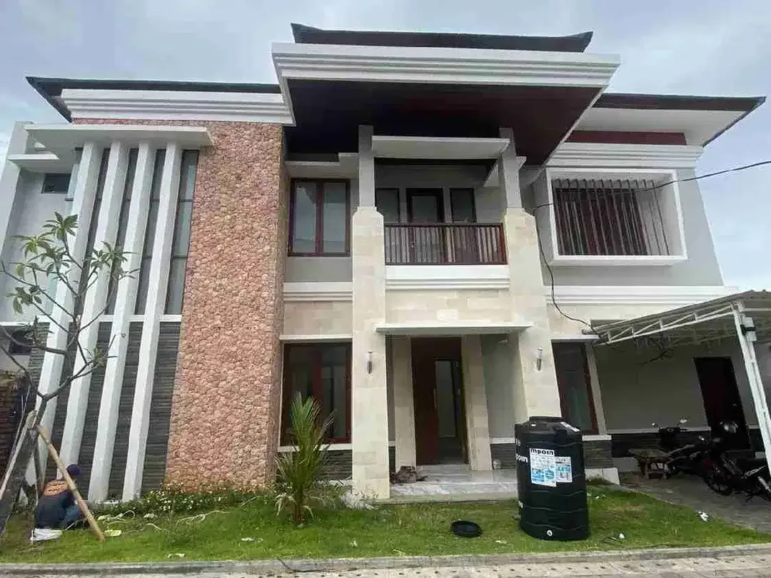 LAST UNIT VILLA BESAR DI KAWASAN ELIT DI SANUR DENPASAR BALI - Image 1 of 10