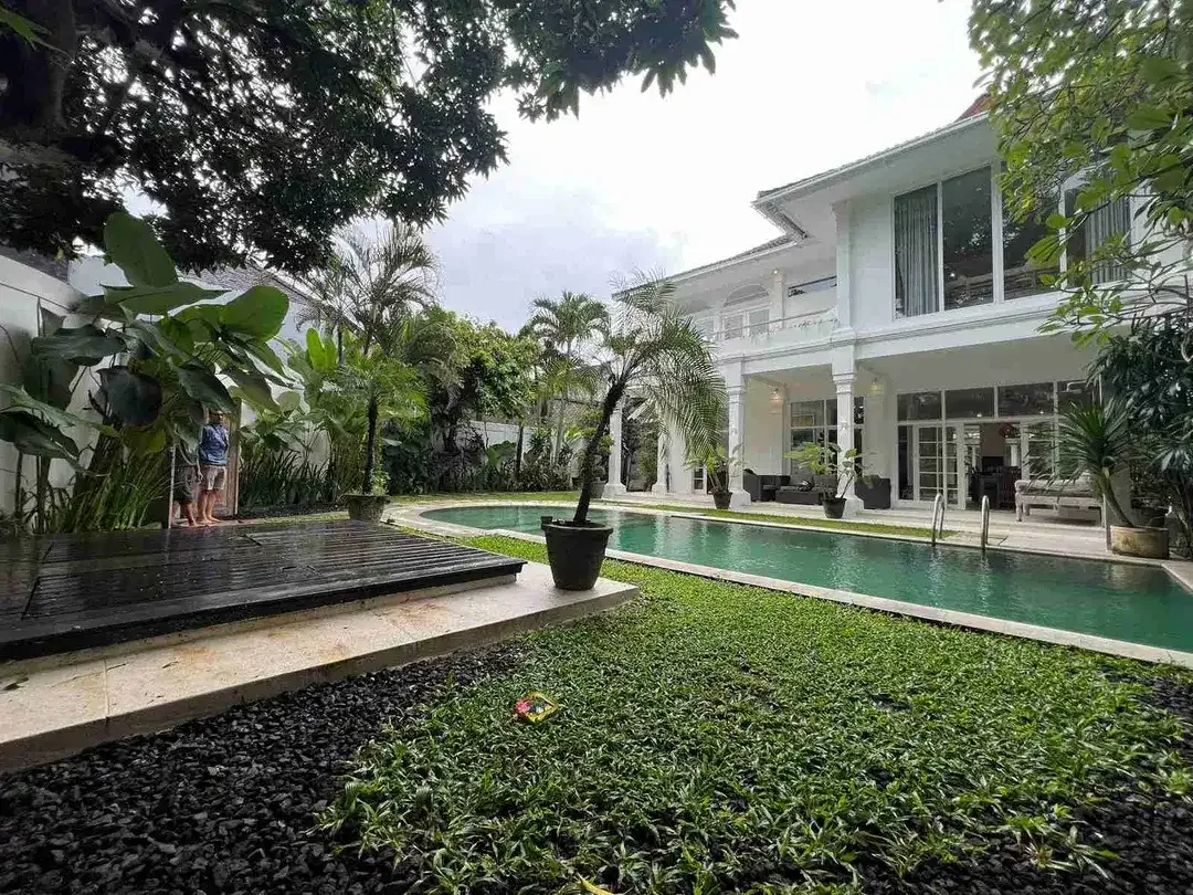 Villa Luxury 4 KT di Batubelig Badung, Dekat Pantai - Image 3 of 9