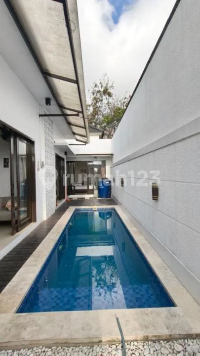 Dikontrakkan Villa Modern Minimalis di Kutuh Dekat Pandawa - Image 1 of 4