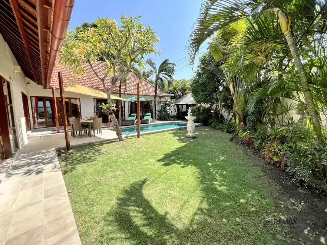 Villa Eksklusif 3 Kamar Tidur Disewakan di Sanur, Dekat Pantai - Image 2 of 5
