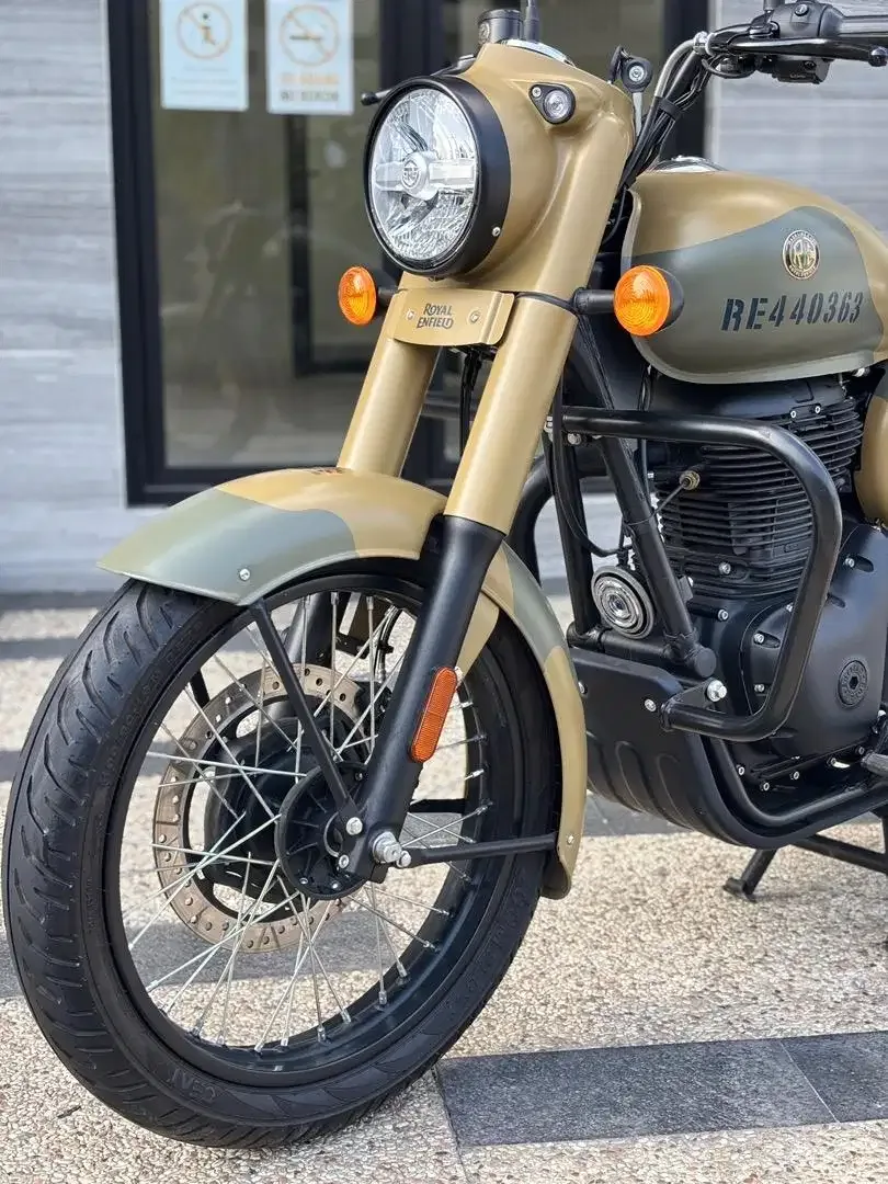 Like New Royal Enfield 350 Classic thn 2025 Comando Sand Koko Motor - Image 9 of 10