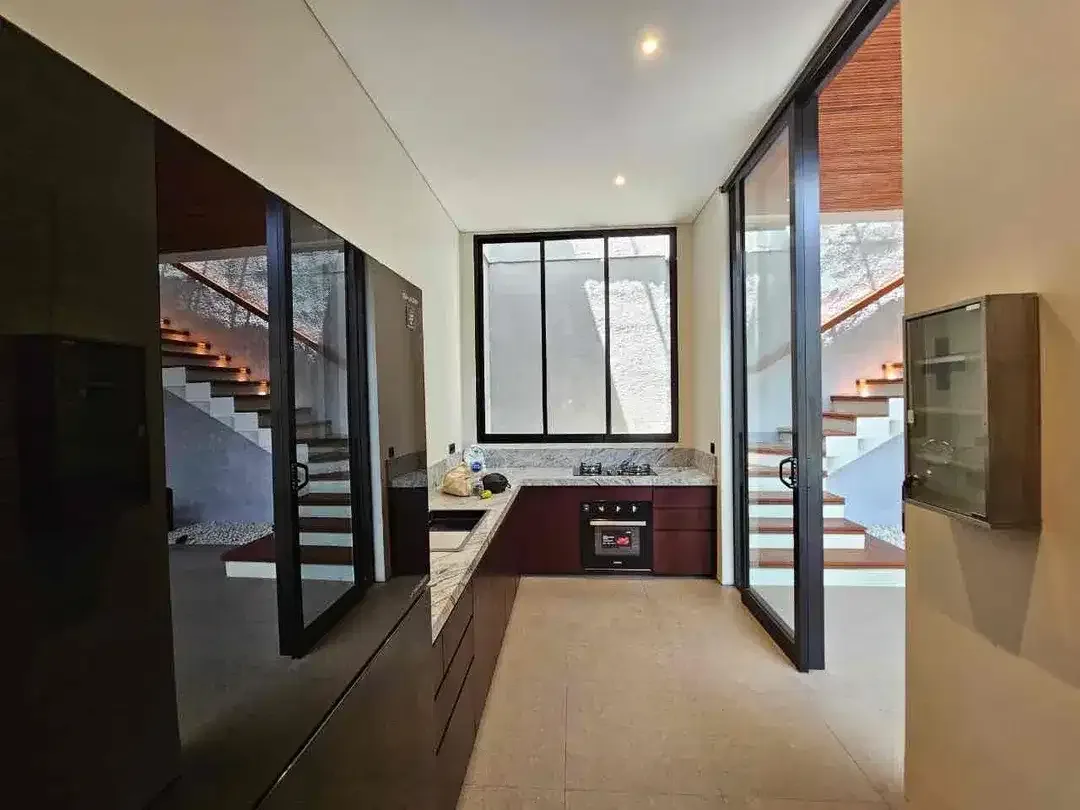 Di Jual New Villa 2 Lantai Furnish Di Jalan Semer, Kerobokan - Image 4 of 10