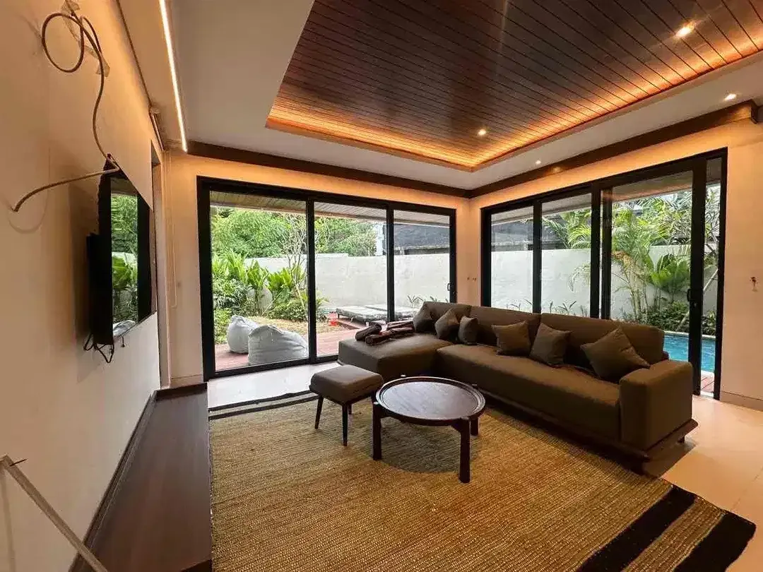 4 BEDROOMS MODERN COMTENPORARY ARCHITECTURAL STRUCTURE 1,5 KM TO THE BEACH STRATEGIC AND PRIME LOCATION AT BATU BOLONG CANGGU - Image 10 of 10