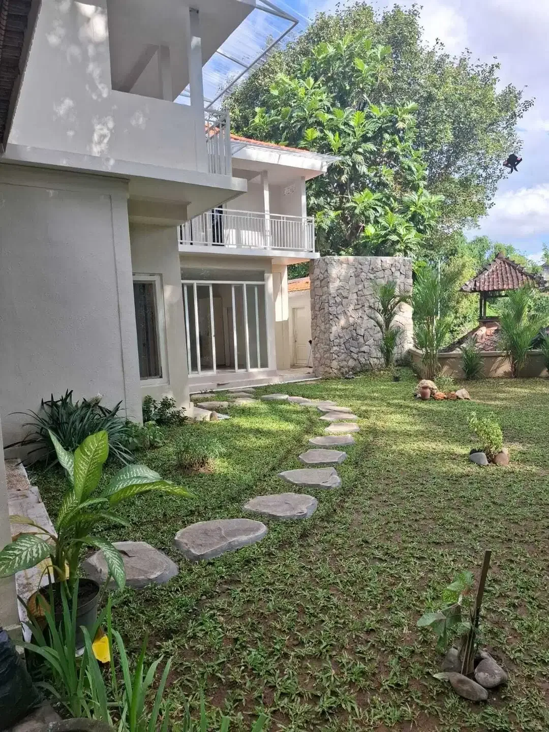 Rumah Strategis Nyaman di Jl Ahmad Yani Peguyangan Denpasar - Image 2 of 10