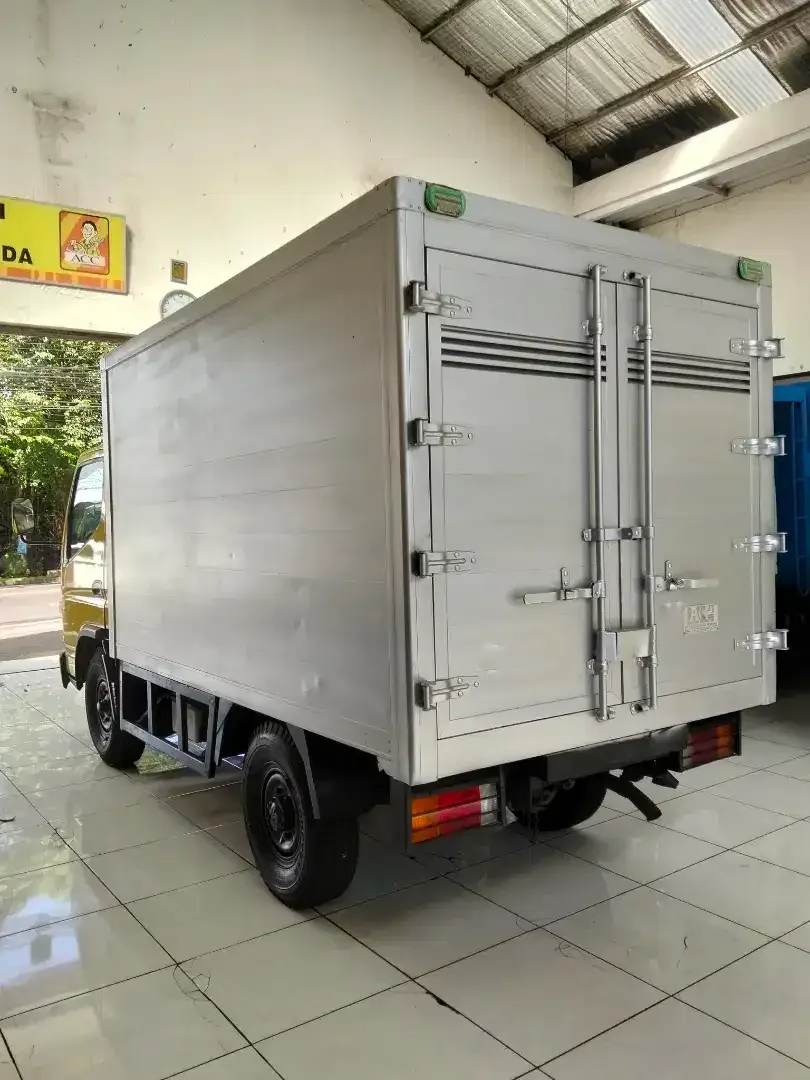 Mitsubishi Canter Engkel 2017 Kuning - Image 6 of 8