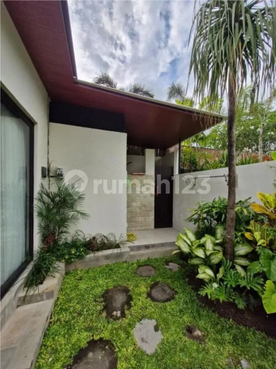 For Sale Villa With Spacious Garden In Kerobokan - Image 3 of 4