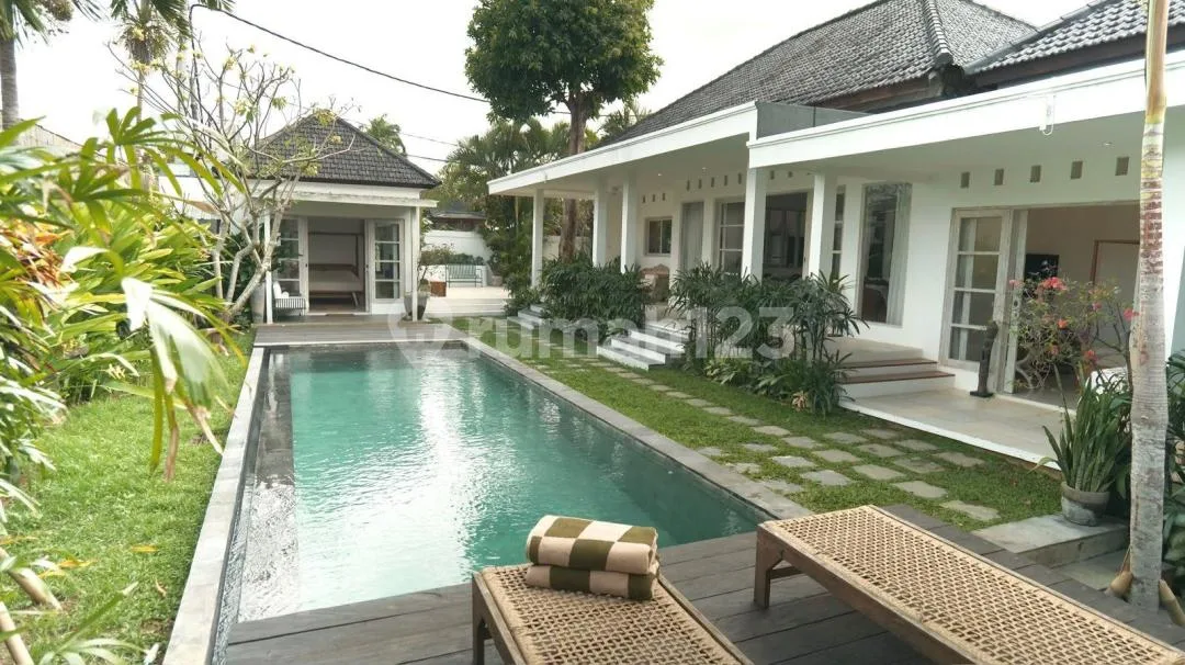 Tropical-Boho Villa 4Br | Tumbak Bayuh - Image 2 of 4