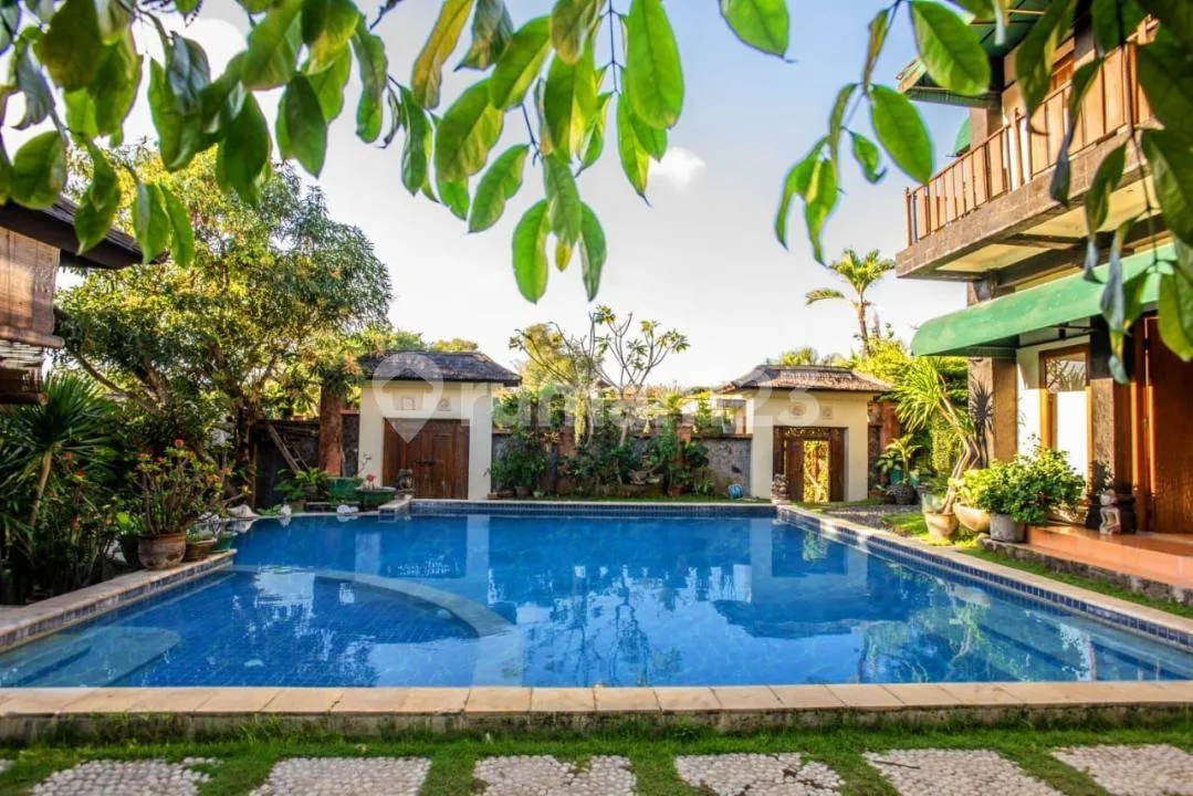 Villa Dijual Lokasi Kerobokan - Image 3 of 4