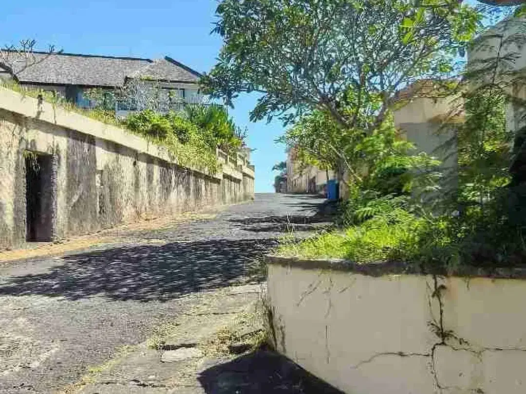 UNBLOCK VIEW LAND
sunisland, jimbaran - south of Kuta, Bali
breathtaking city, sea and harbour view - Image 7 of 10