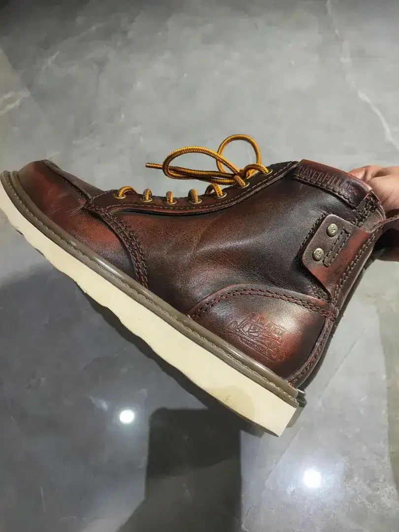 Sepatu Cat Mocto 42 - Image 2 of 2