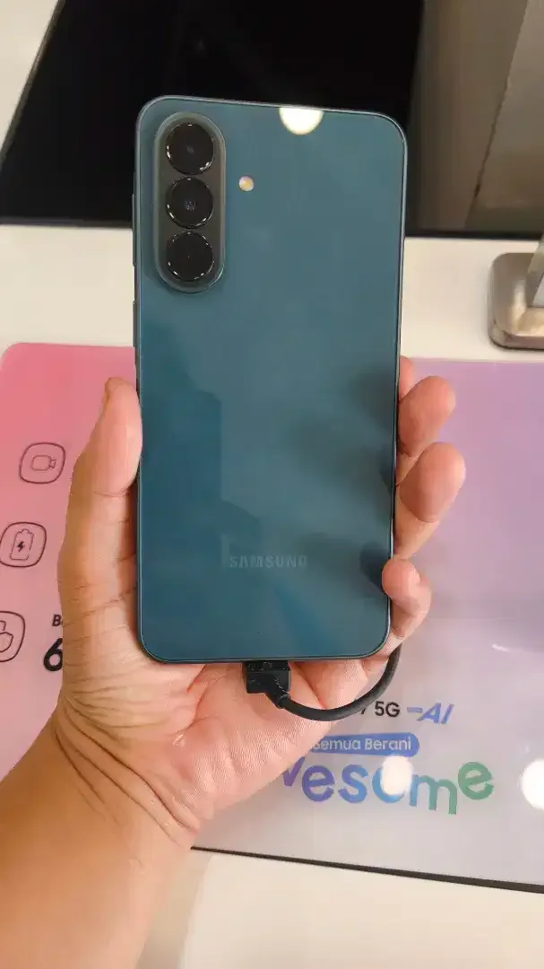 Samsung Galaxy A37 5G - Image 1 of 2