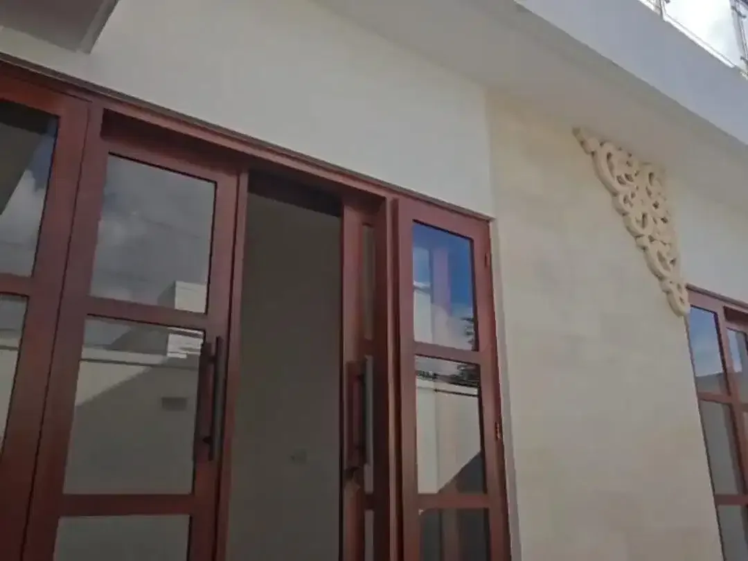 READY UNIT VILLA 3 BR KAWASAN BAGUS TENANG LOKASI NUSA DUA - Image 6 of 10
