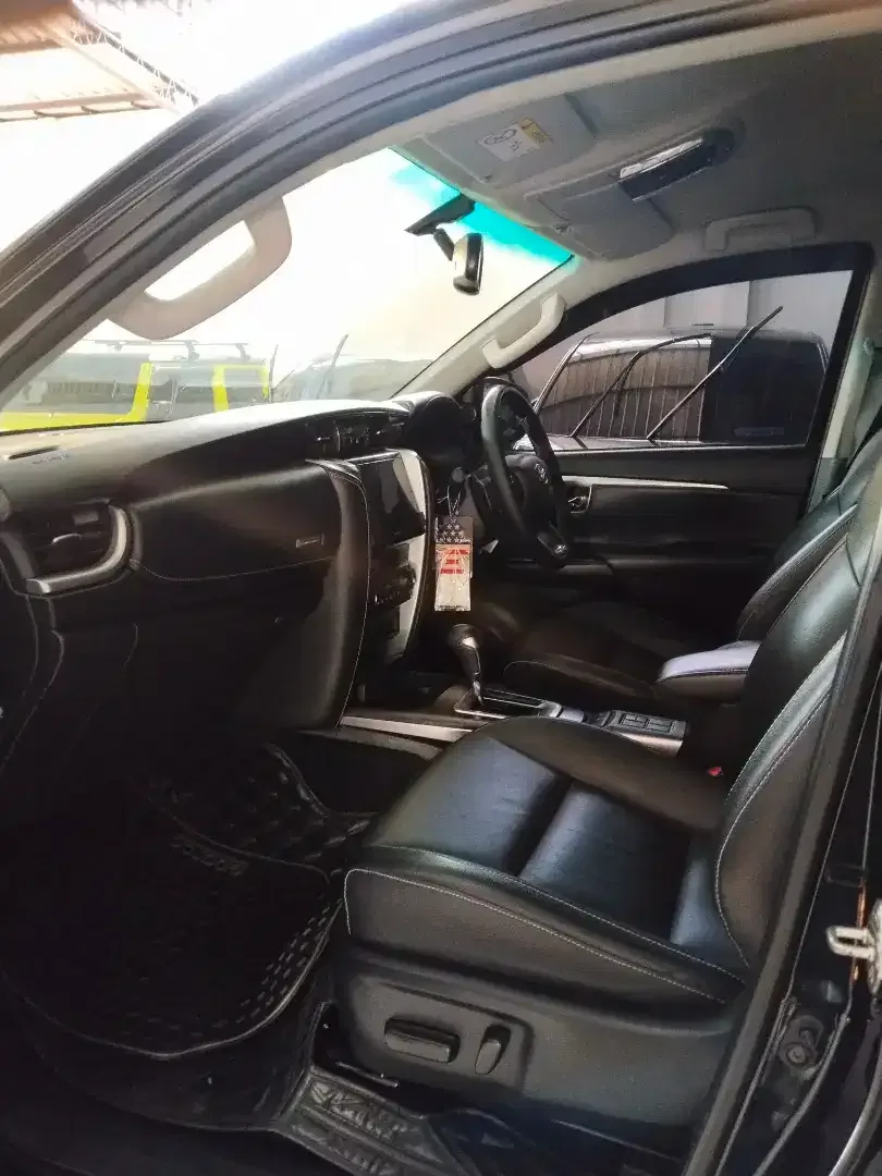 FORTUNER VRZ GR SPORT 2.8 CC TERIMA ATAS NAMA - Image 6 of 9