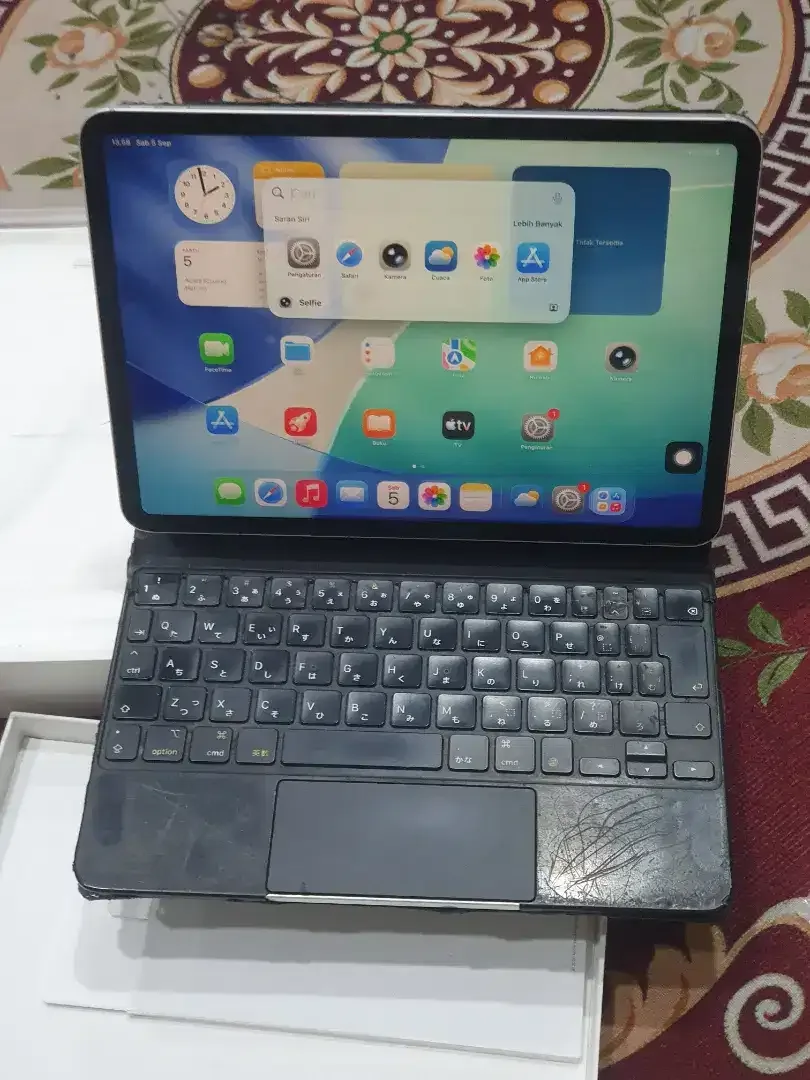 Ipad Pro + Keyboard 11 inch Wifi Cell iBox Resmi - Image 2 of 5