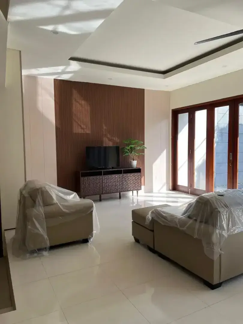 SEWA VILLA 2BR MODERN FULLY FURNISHED DI UMALAS PRIVATE POOL SIAP HUNI - Image 3 of 10