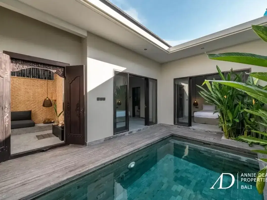 LEASEHOLD SINGLE LEVEL 2-BEDROOM VILLA IN UMALAS - Image 1 of 10