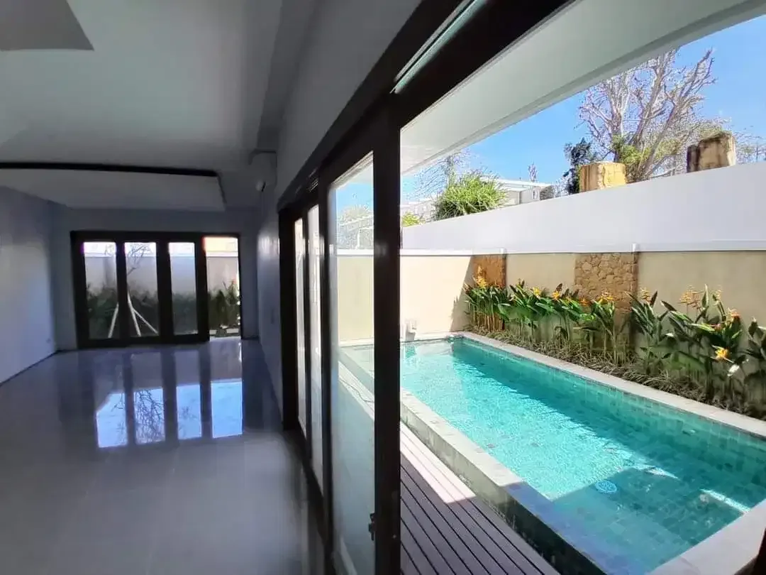 VILLA 3 BR FURNISHED KONDISI BARU LOKASI DEKAT PANTAI UNGASAN BALI - Image 9 of 10