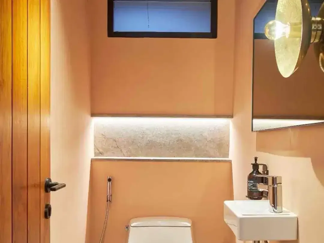 4 BEDROOMS VILLA STRATEGIC AND PRIME  ONLY  1 KM TO THE BEACH, AT CENTRAL  OBEROI SEMINYAK - Image 4 of 10
