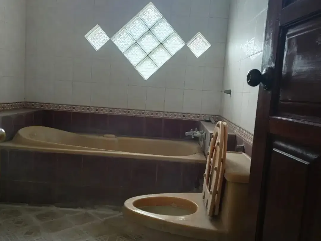 FOR SALE RUMAH MINIMALIS 2LT SANGAT STARTEGIS KAWASAN RENON - Image 9 of 10