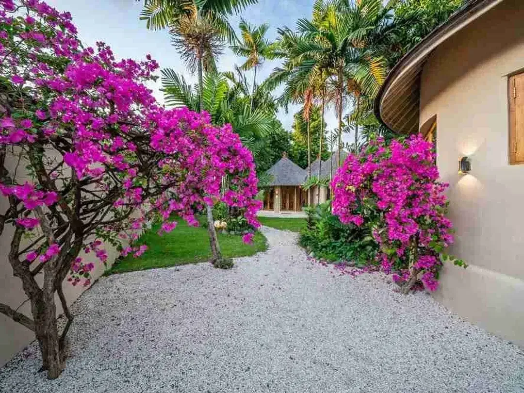 6 BEDROOMS KUNTI VILLA SEMINYAK FOR LONG LEASE SALE - Image 9 of 10